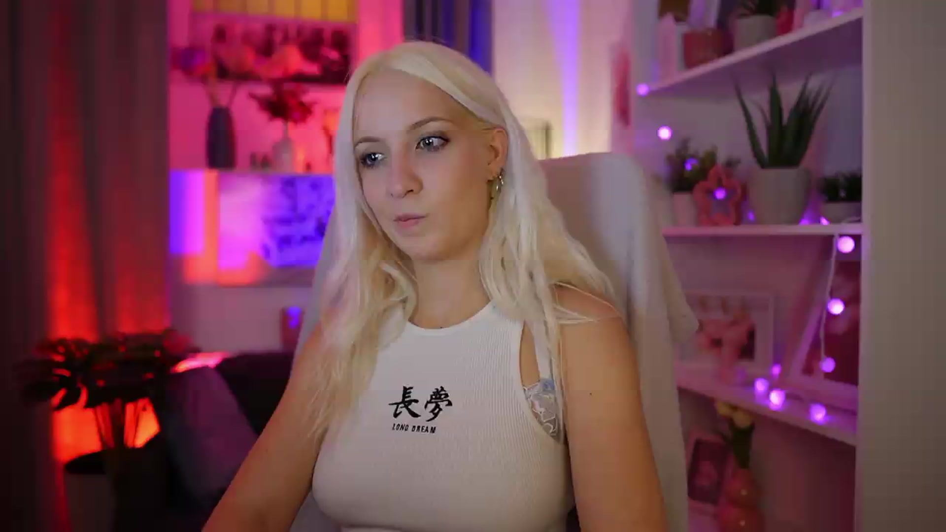 Gallery image thumbnail from Lucy_Cutie's myfreecams stream on, 08/23/2026, 22:15 image 6 of 20