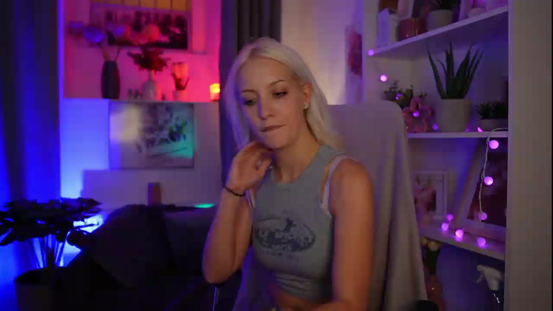 Gallery image thumbnail from Lucy_Cutie's myfreecams stream on, 09/02/2026, 22:42 image 17 of 20