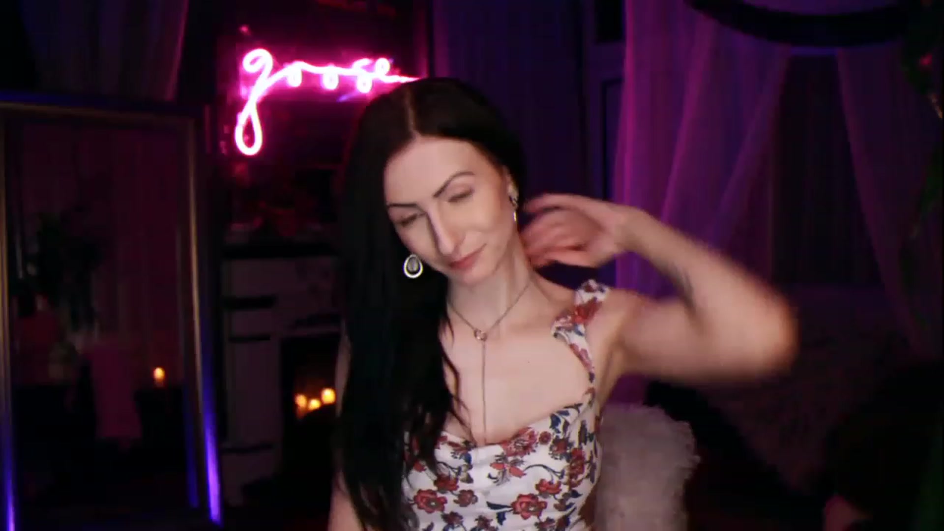 Gallery image thumbnail from Lucy_Goose's myfreecams stream on, 04/08/2023, 05:28 image 1 of 20