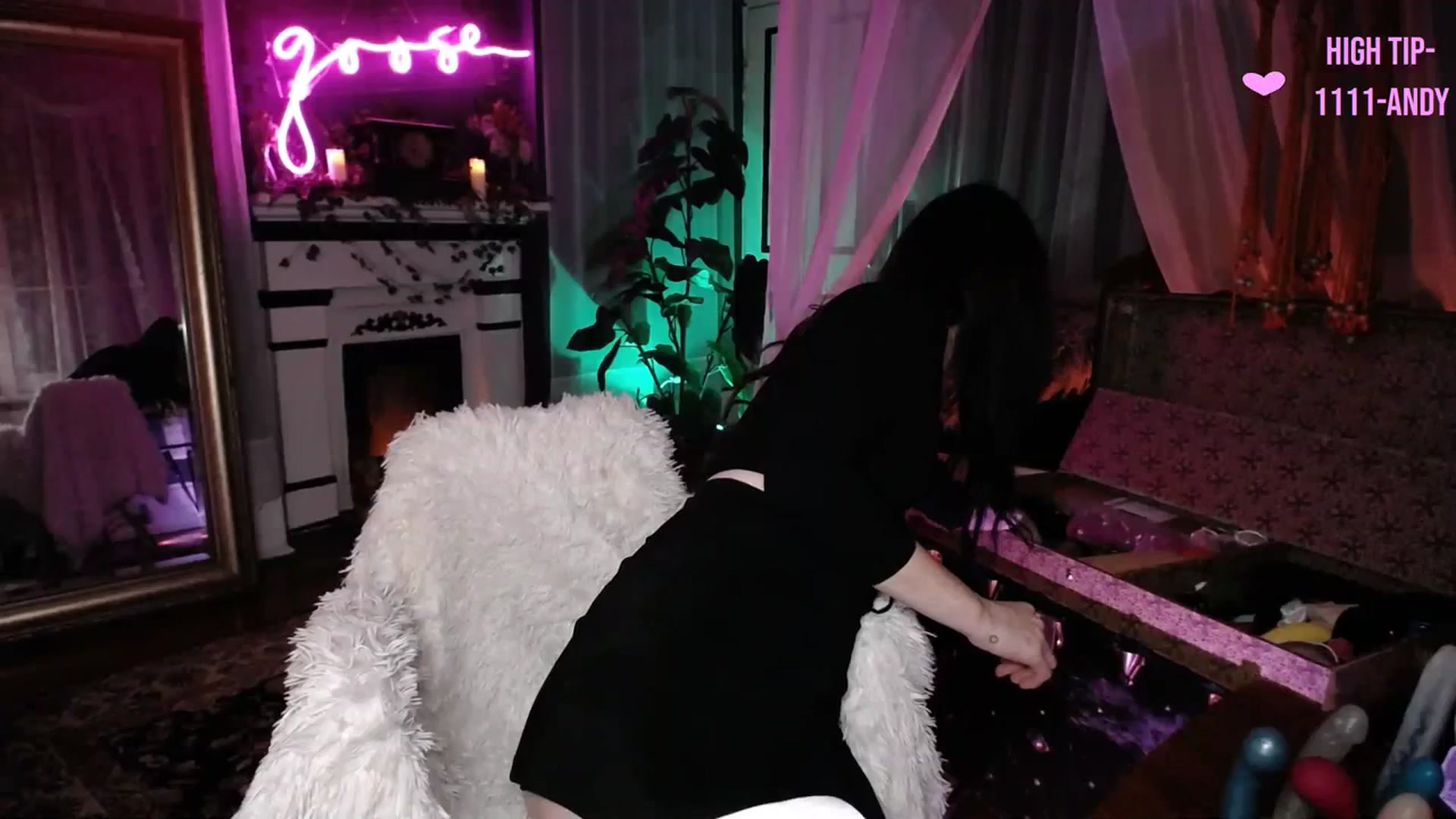Gallery image thumbnail from Lucy_Goose's myfreecams stream on, 03/16/2024, 04:29 image 18 of 20