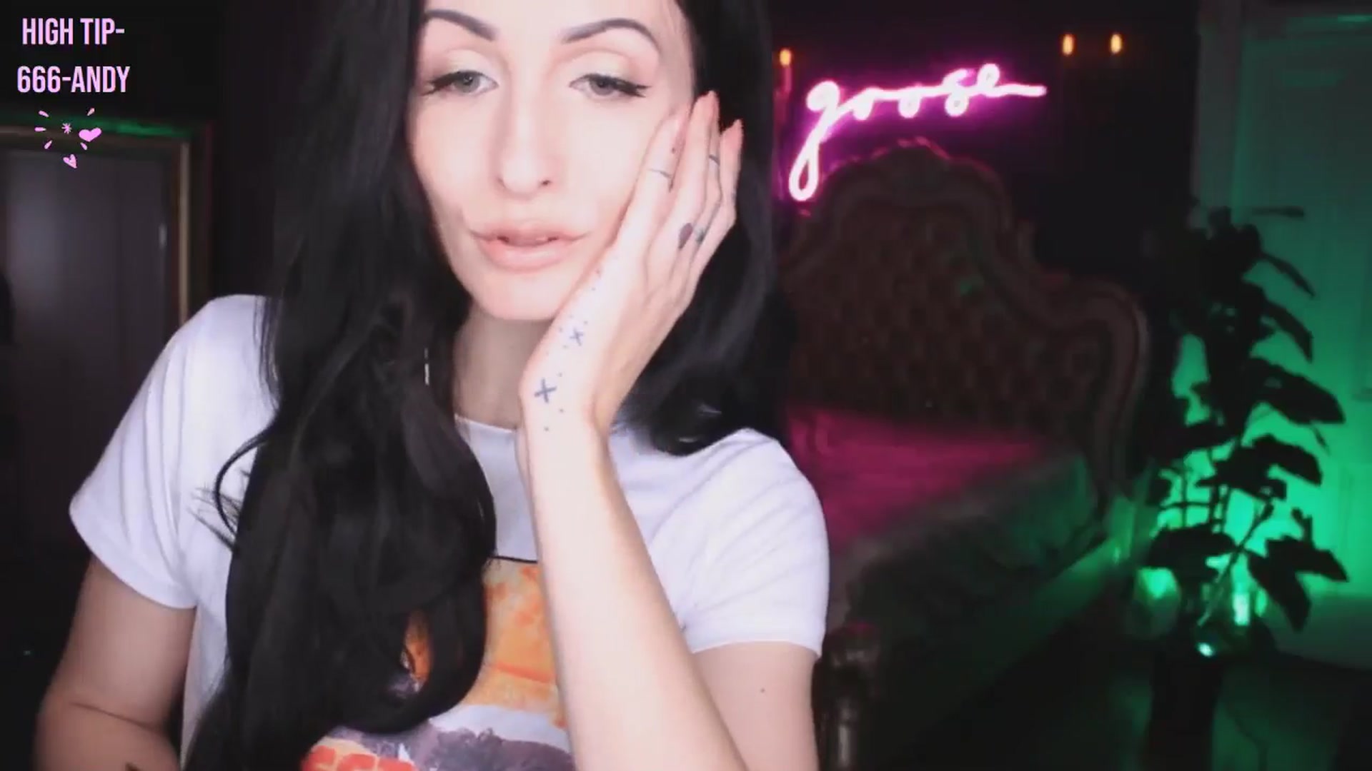 Gallery image thumbnail from Lucy_Goose's myfreecams stream on, 09/21/2024, 06:26 image 4 of 20