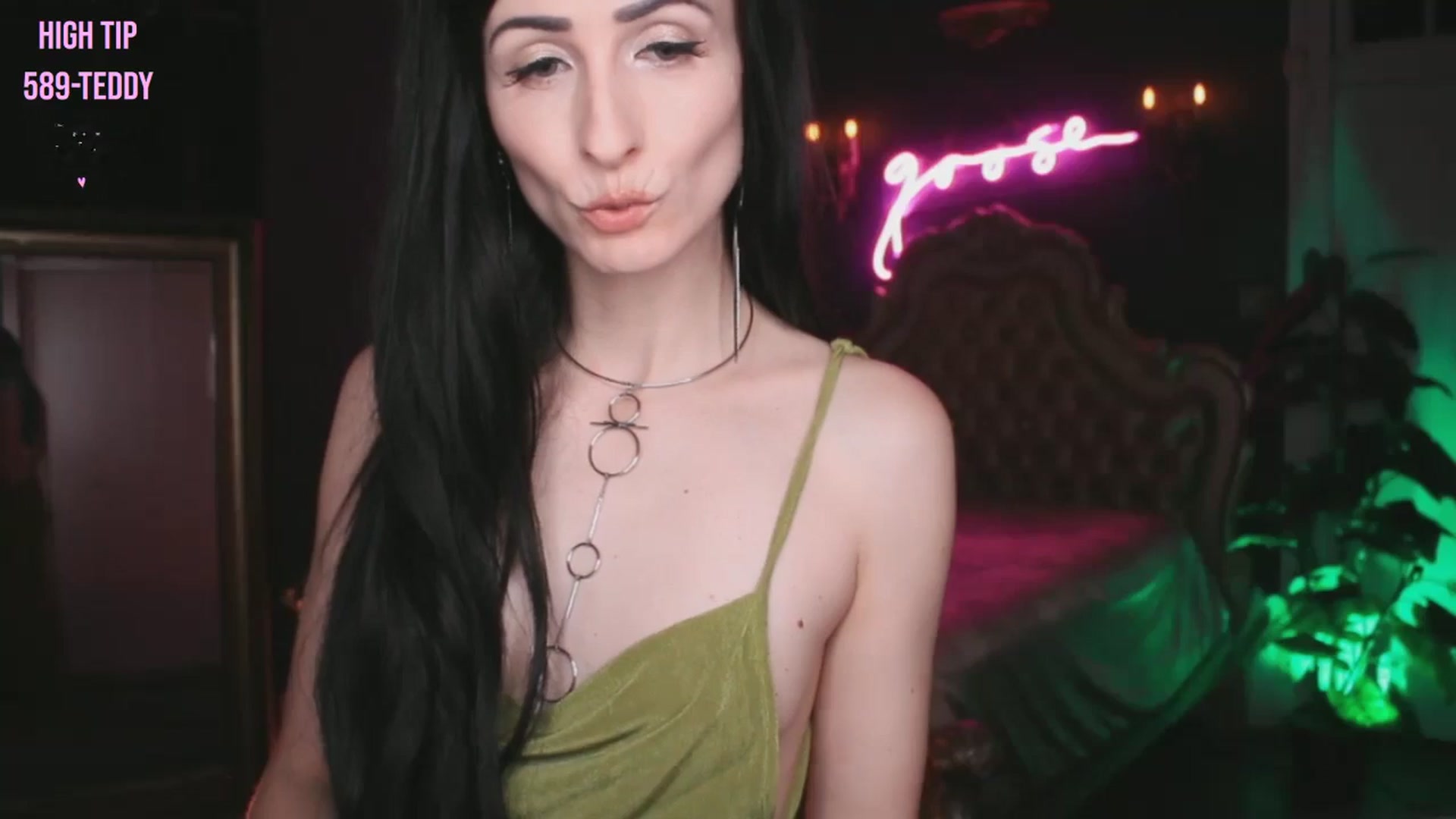 Gallery image thumbnail from Lucy_Goose's myfreecams stream on, 11/02/2024, 05:57 image 12 of 20
