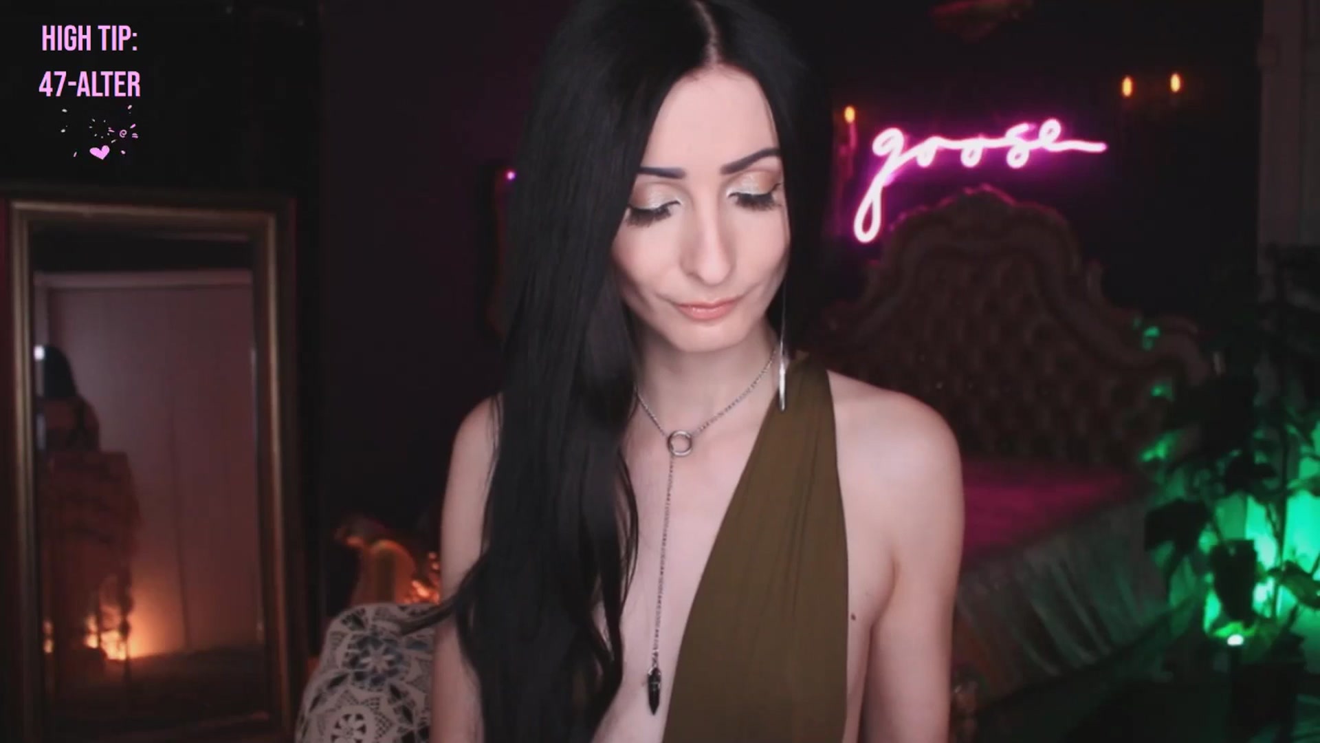 Gallery image thumbnail from Lucy_Goose's myfreecams stream on, 11/23/2024, 05:45 image 12 of 20