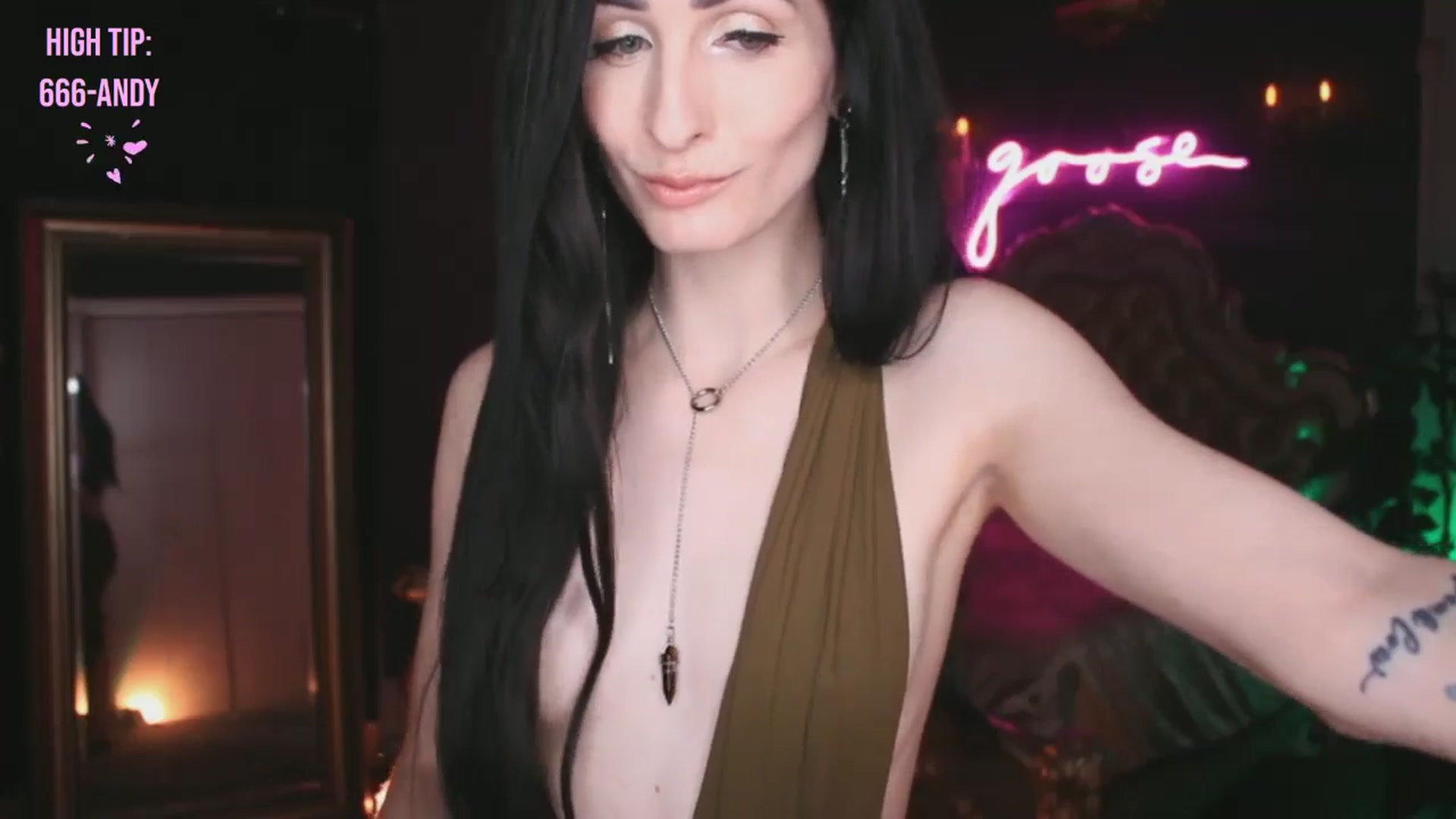 Gallery image thumbnail from Lucy_Goose's myfreecams stream on, 11/23/2024, 07:22 image 18 of 20