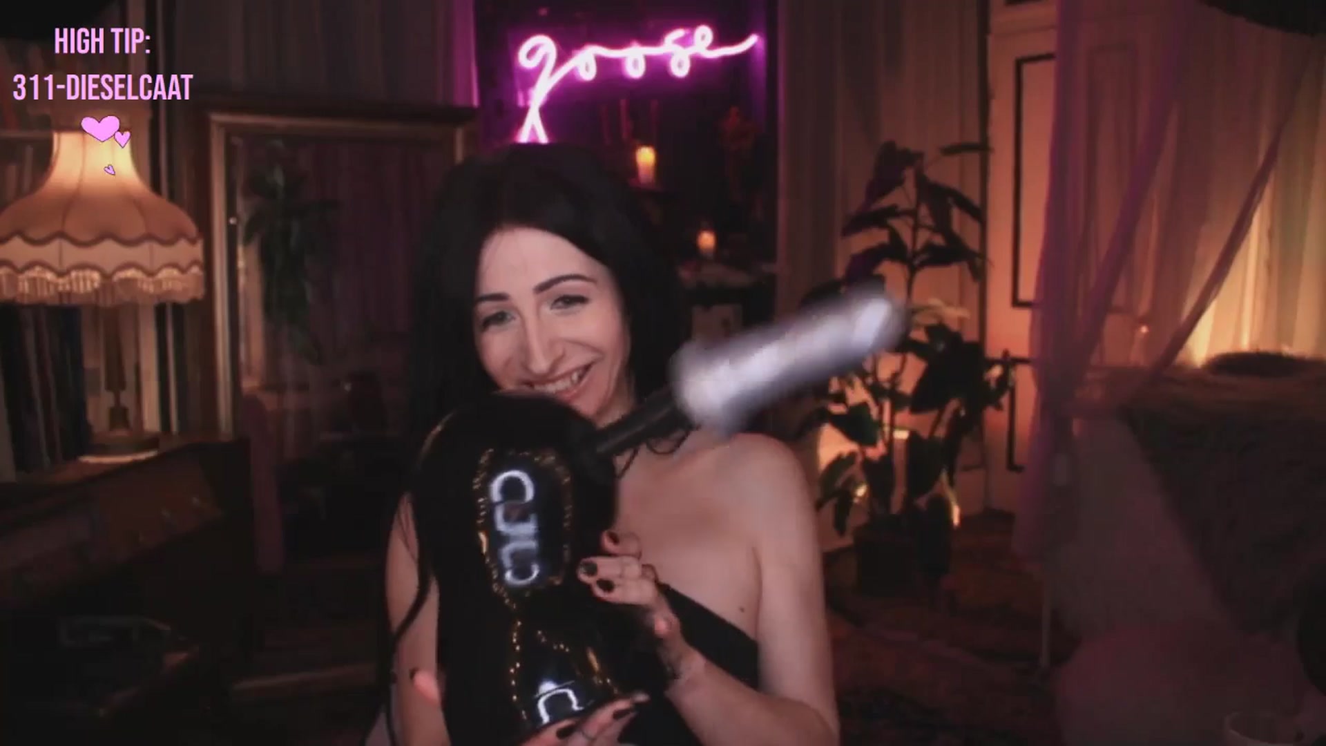 Gallery image thumbnail from Lucy_Goose's myfreecams stream on, 01/18/2025, 08:07 image 17 of 20