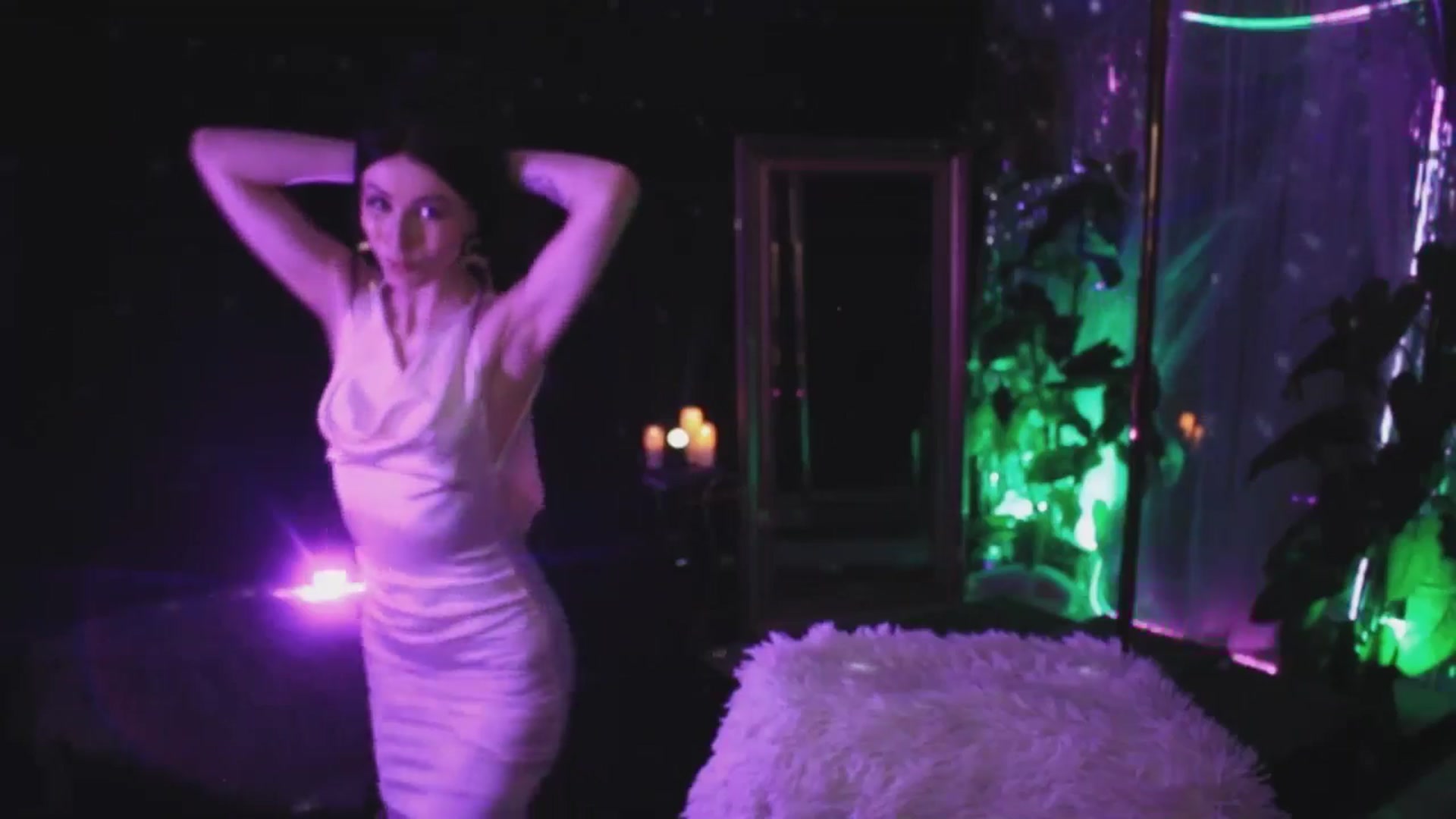 Gallery image thumbnail from Lucy_Goose's myfreecams stream on, 06/14/2025, 07:20 image 10 of 20