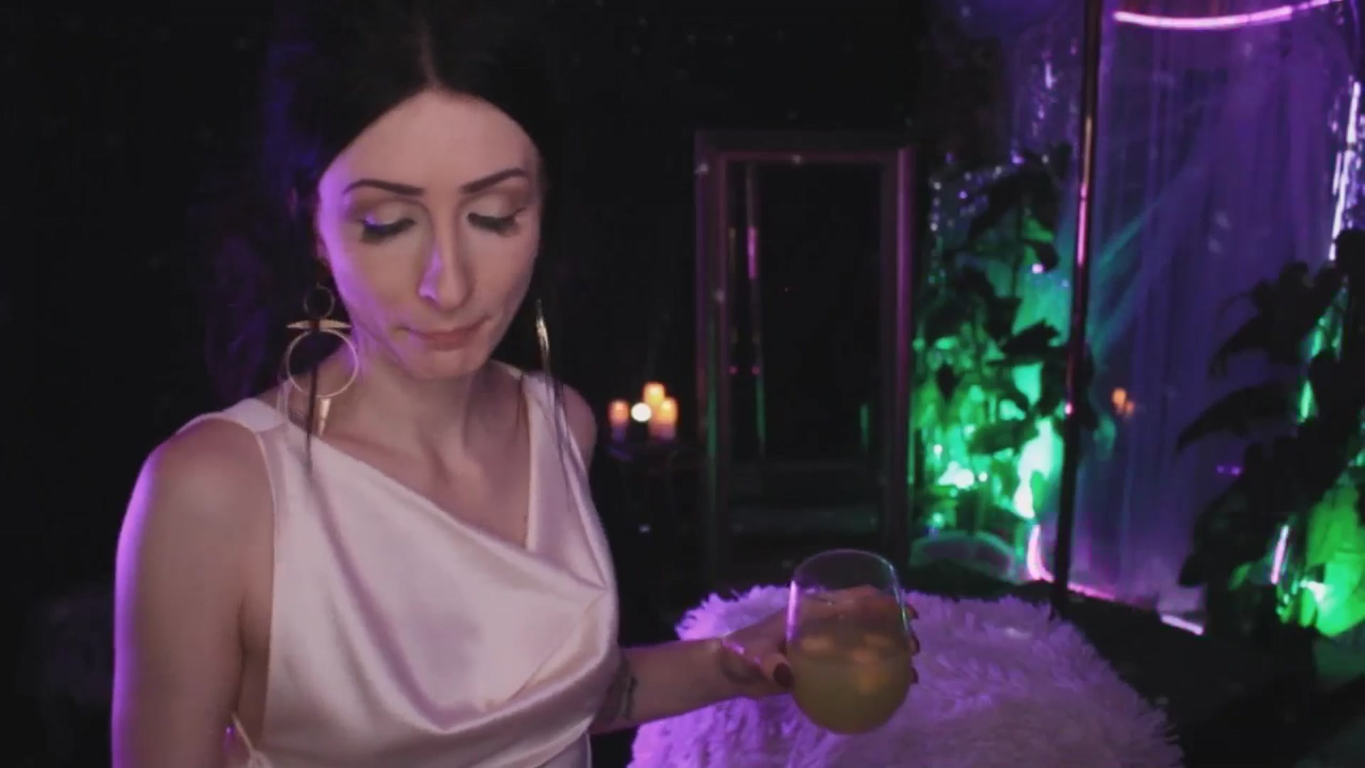 Gallery image thumbnail from Lucy_Goose's myfreecams stream on, 06/14/2025, 07:20 image 6 of 20