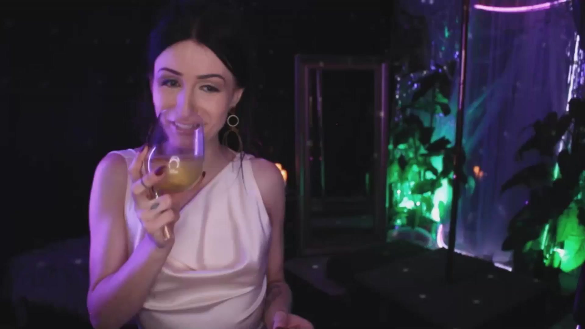 Gallery image thumbnail from Lucy_Goose's myfreecams stream on, 06/14/2025, 10:22 image 1 of 20