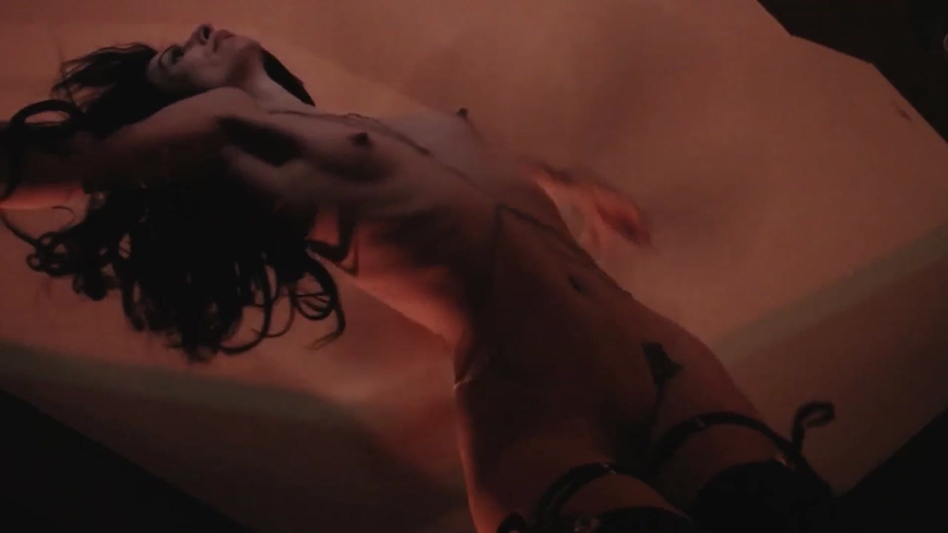 Gallery image thumbnail from Lucy_Goose's myfreecams stream on, 10/11/2025, 05:05 image 12 of 20