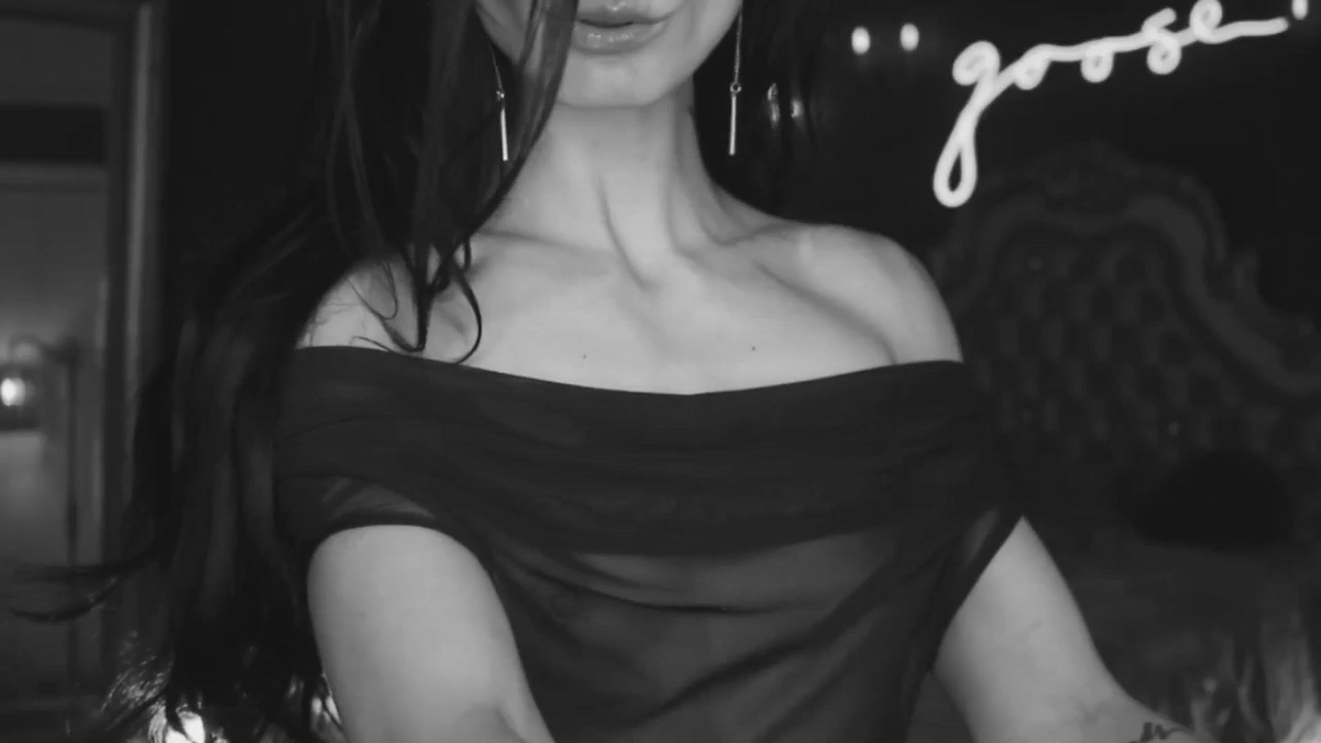 Gallery image thumbnail from Lucy_Goose's myfreecams stream on, 10/25/2025, 06:10 image 4 of 20