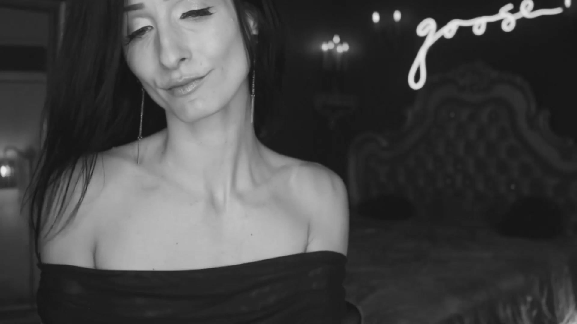Gallery image thumbnail from Lucy_Goose's myfreecams stream on, 10/25/2025, 06:10 image 5 of 20
