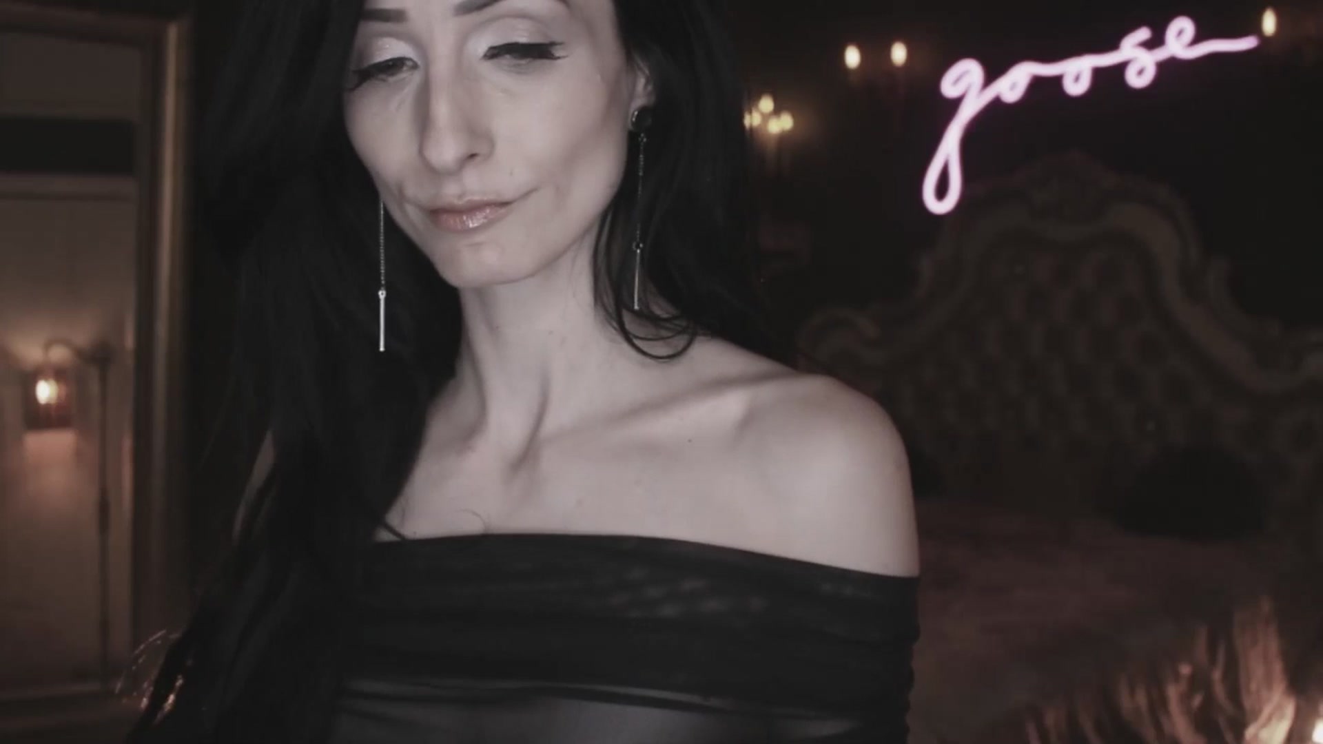 Gallery image thumbnail from Lucy_Goose's myfreecams stream on, 10/25/2025, 06:10 image 3 of 20