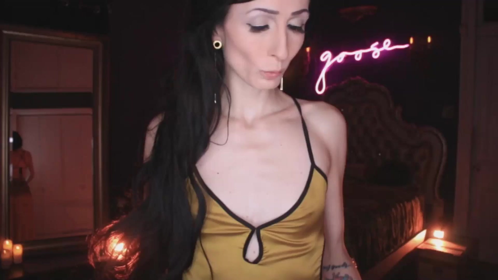 Gallery image thumbnail from Lucy_Goose's myfreecams stream on, 11/08/2025, 05:19 image 1 of 20