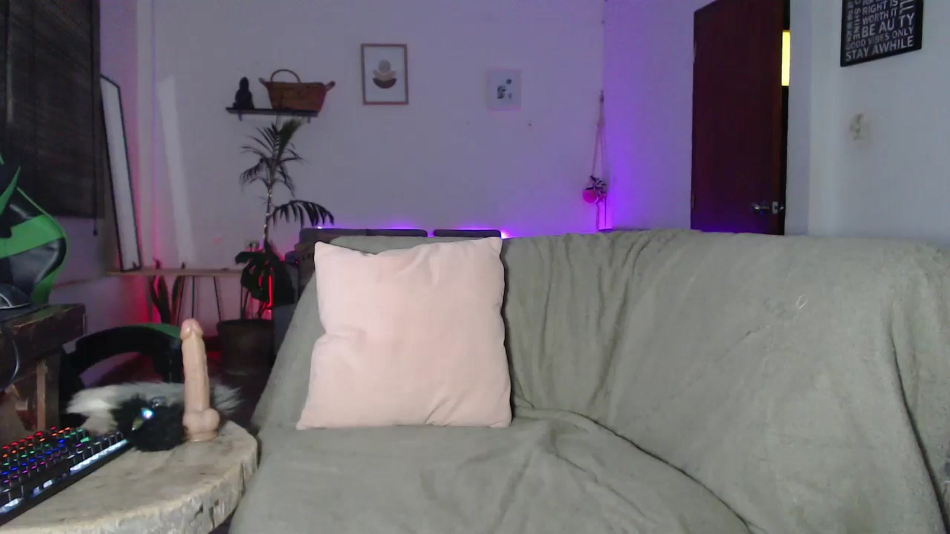 Gallery image thumbnail from Lucy_mar's myfreecams stream on, 10/01/2023, 03:58 image 7 of 20