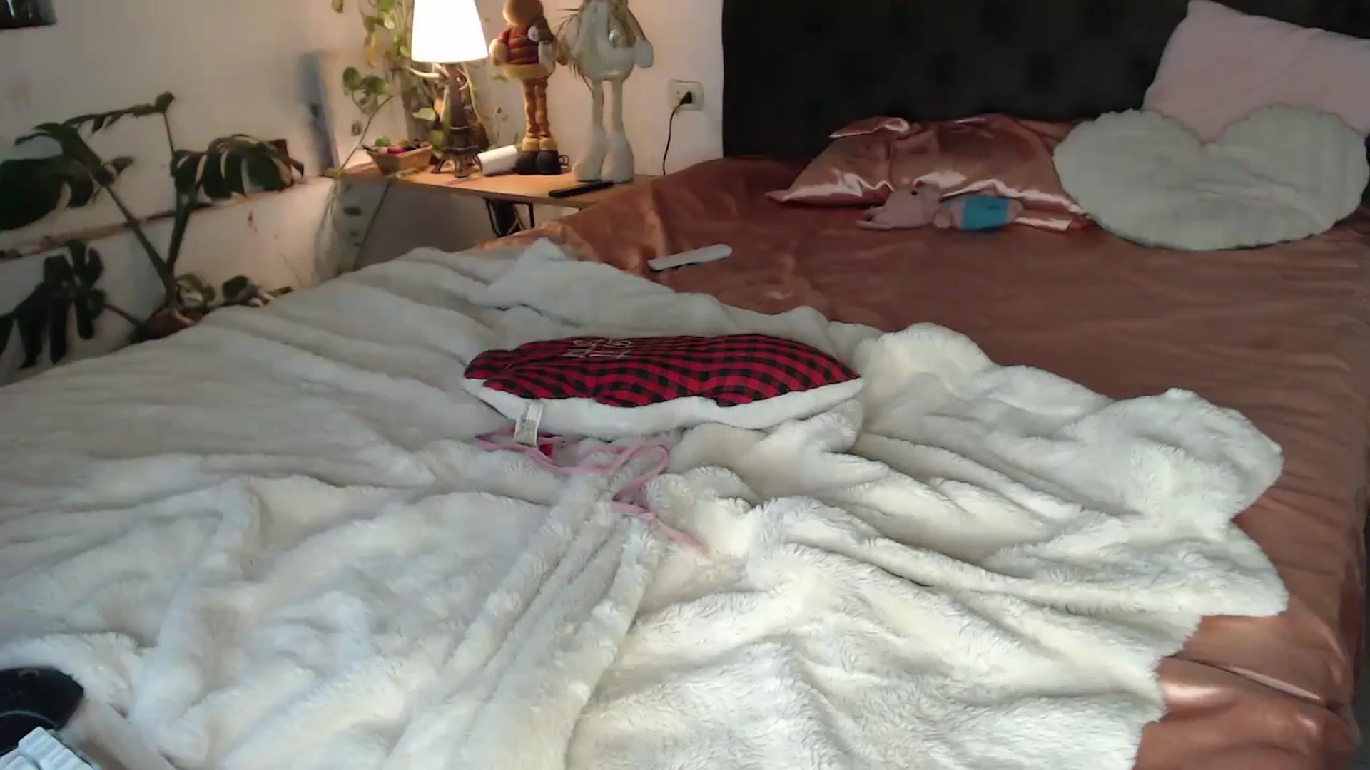 Gallery image thumbnail from Lucy_mar's myfreecams stream on, 01/01/2025, 03:22 image 4 of 20