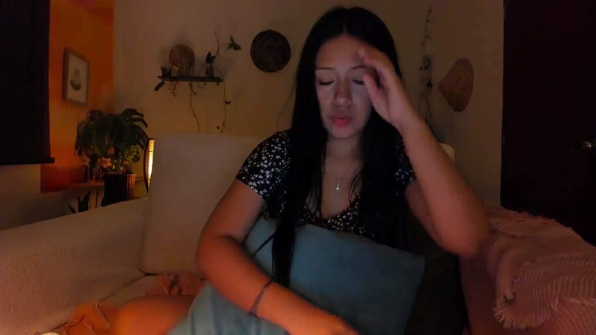 Gallery image thumbnail from Lucy_mar's myfreecams stream on, 12/04/2025, 03:23 image 15 of 20