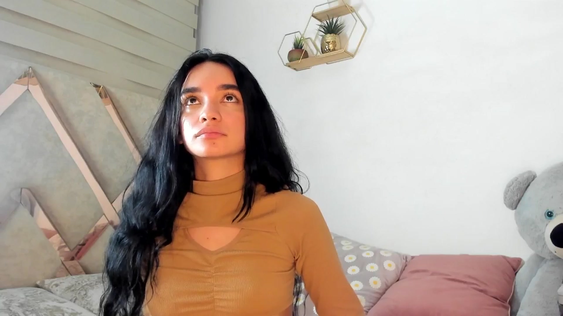 Gallery image thumbnail from Lucy_rivera__'s myfreecams stream on, 06/19/2025, 10:42 image 15 of 20
