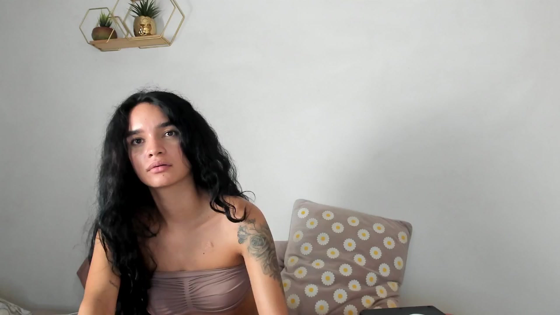 Gallery image thumbnail from Lucy_rivera__'s myfreecams stream on, 06/22/2025, 09:32 image 19 of 20