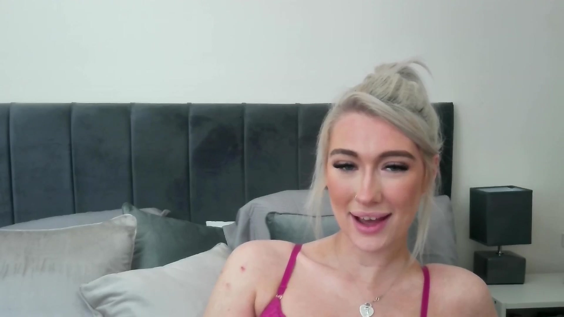 Gallery image thumbnail from Lucybrookes's myfreecams stream on, 05/11/2024, 06:58 image 6 of 20