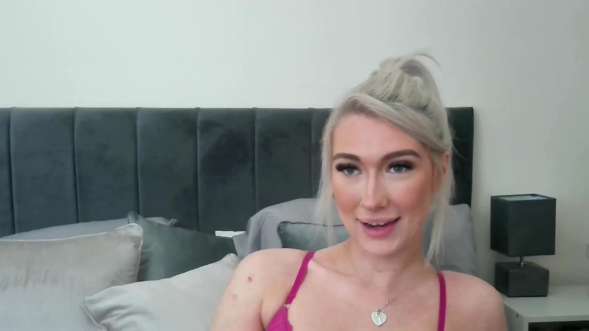 Gallery image thumbnail from Lucybrookes's myfreecams stream on, 05/11/2024, 06:58 image 4 of 20
