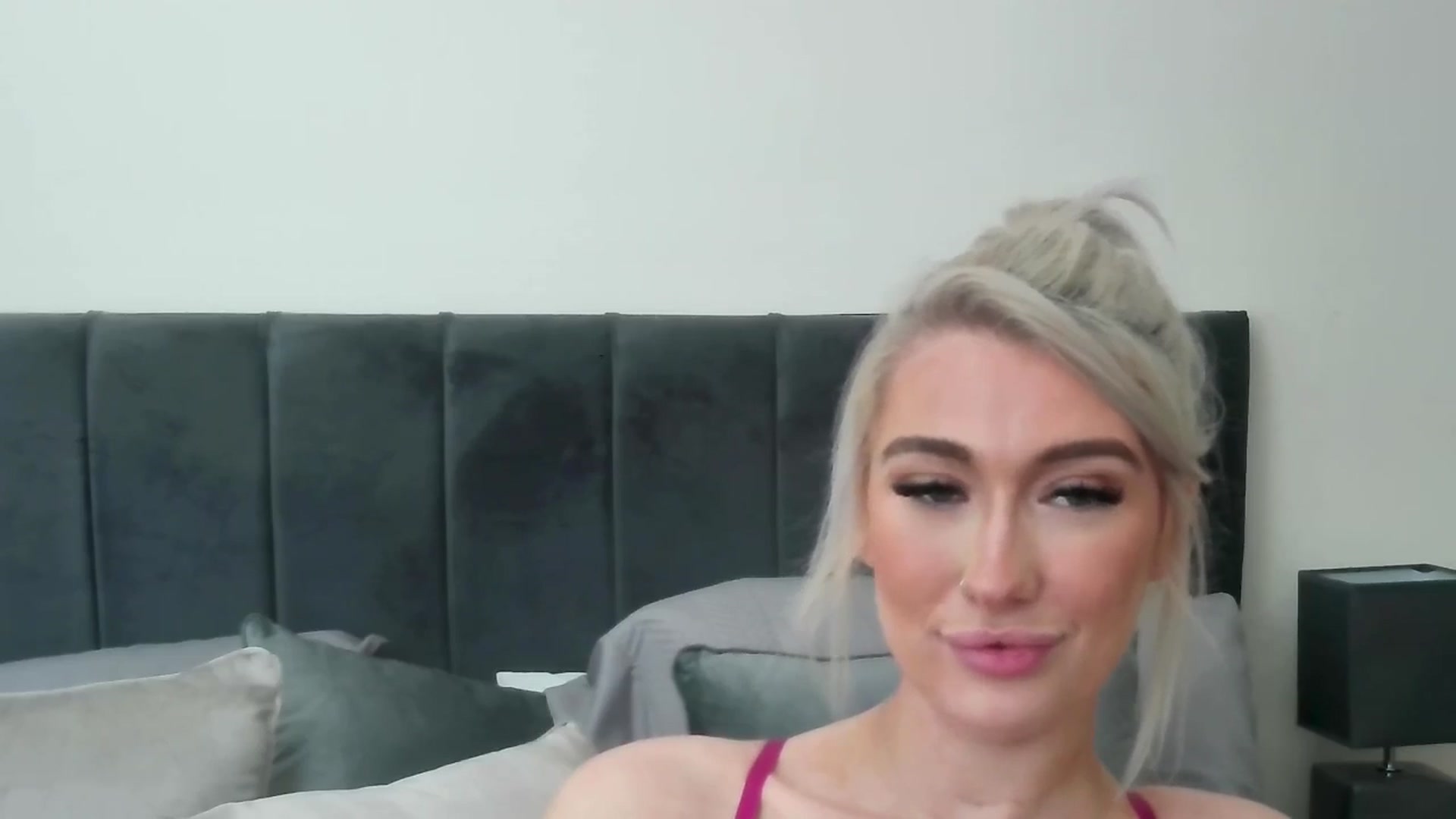 Gallery image thumbnail from Lucybrookes's myfreecams stream on, 05/11/2024, 07:11 image 13 of 20
