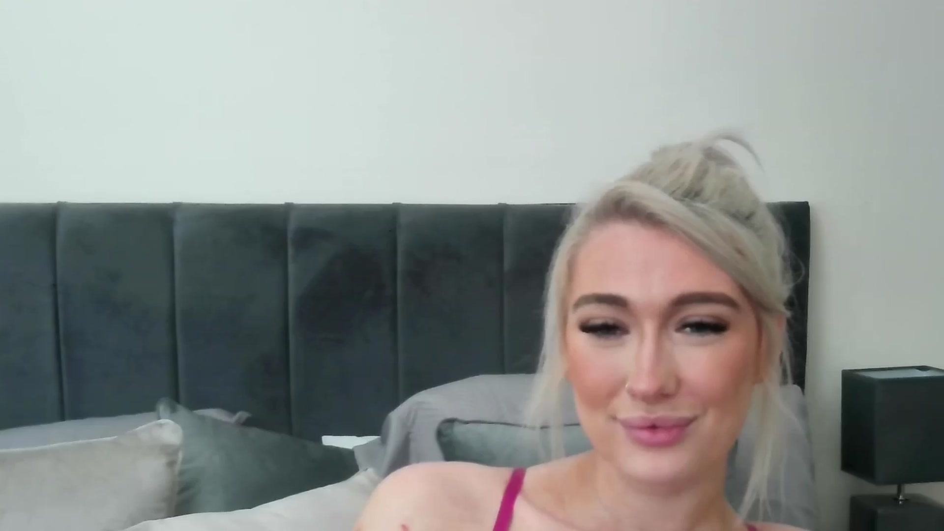 Gallery image thumbnail from Lucybrookes's myfreecams stream on, 05/11/2024, 07:11 image 14 of 20