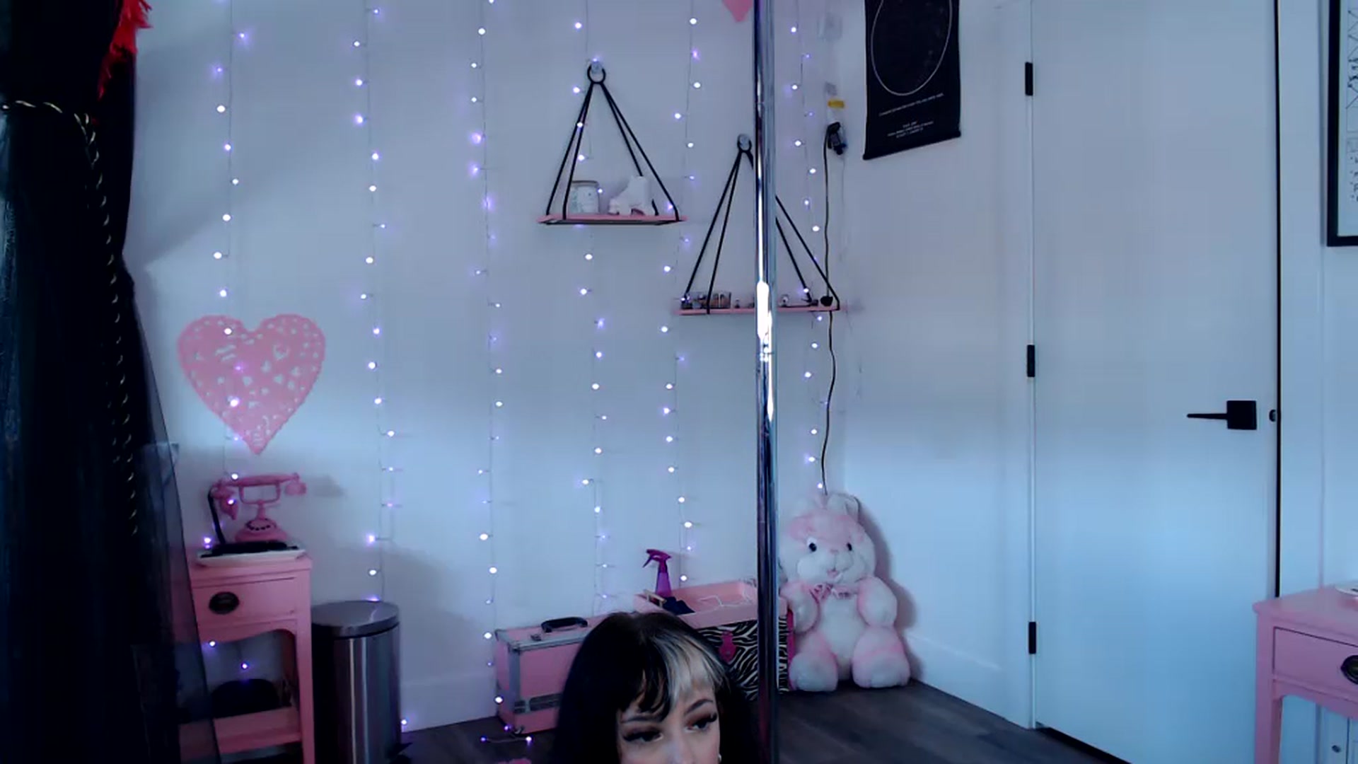 Gallery image thumbnail from Lucyluvs's myfreecams stream on, 06/29/2023, 21:37 image 6 of 20