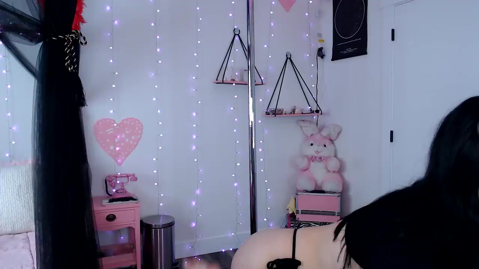 Gallery image thumbnail from Lucyluvs's myfreecams stream on, 07/25/2023, 21:15 image 1 of 20