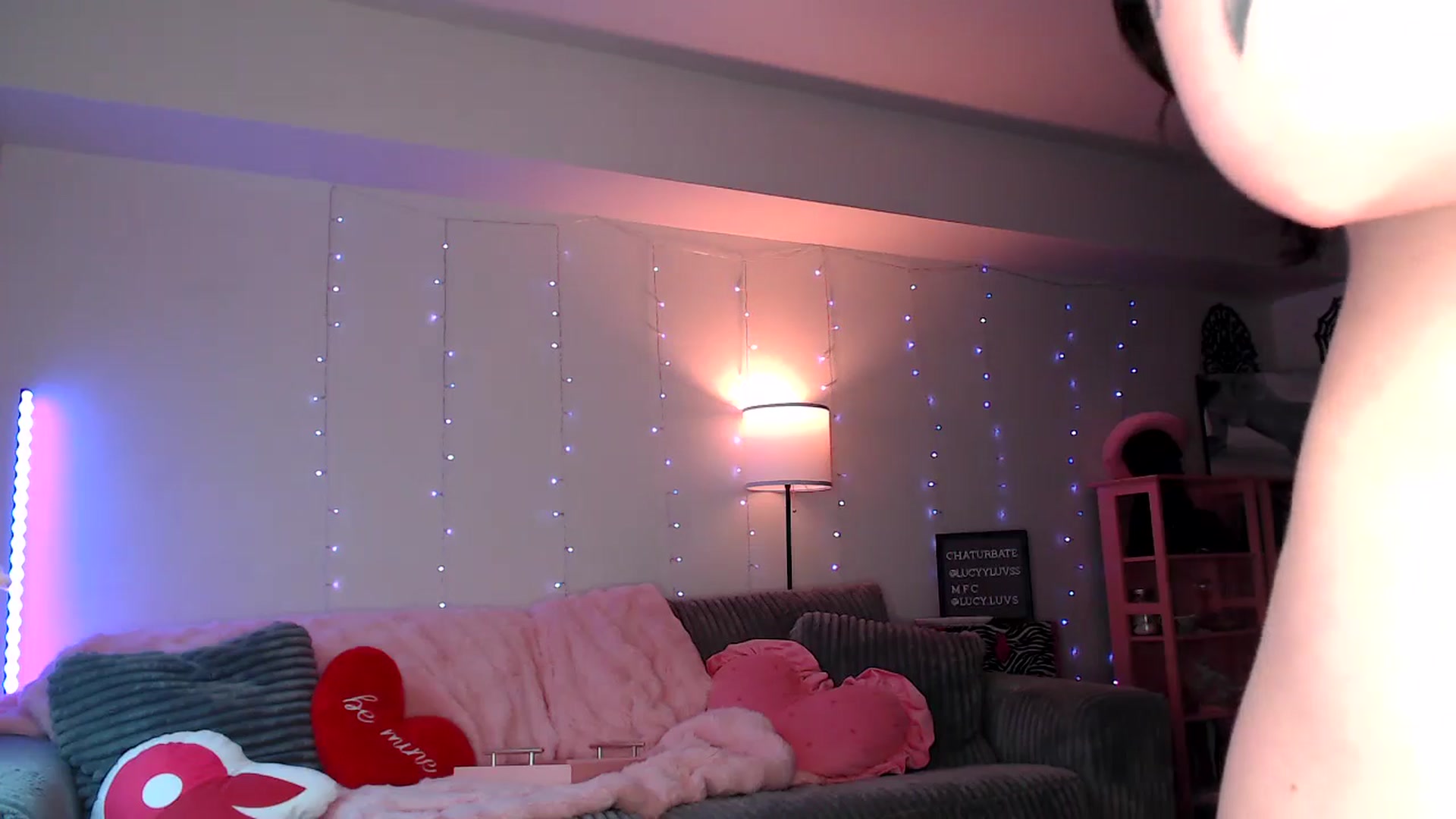 Gallery image thumbnail from Lucyluvs's myfreecams stream on, 04/06/2025, 23:58 image 2 of 20