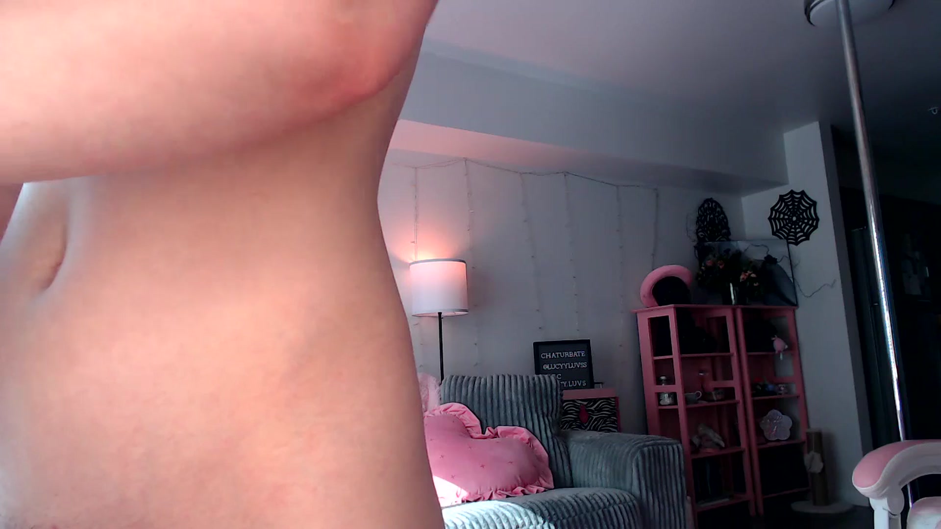 Gallery image thumbnail from Lucyluvs's myfreecams stream on, 05/01/2025, 23:44 image 18 of 20