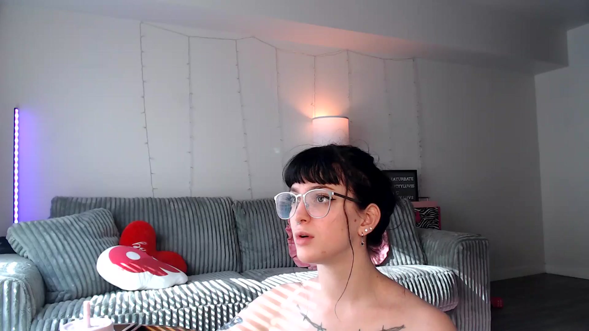 Gallery image thumbnail from Lucyluvs's myfreecams stream on, 05/29/2025, 24:41 image 8 of 20