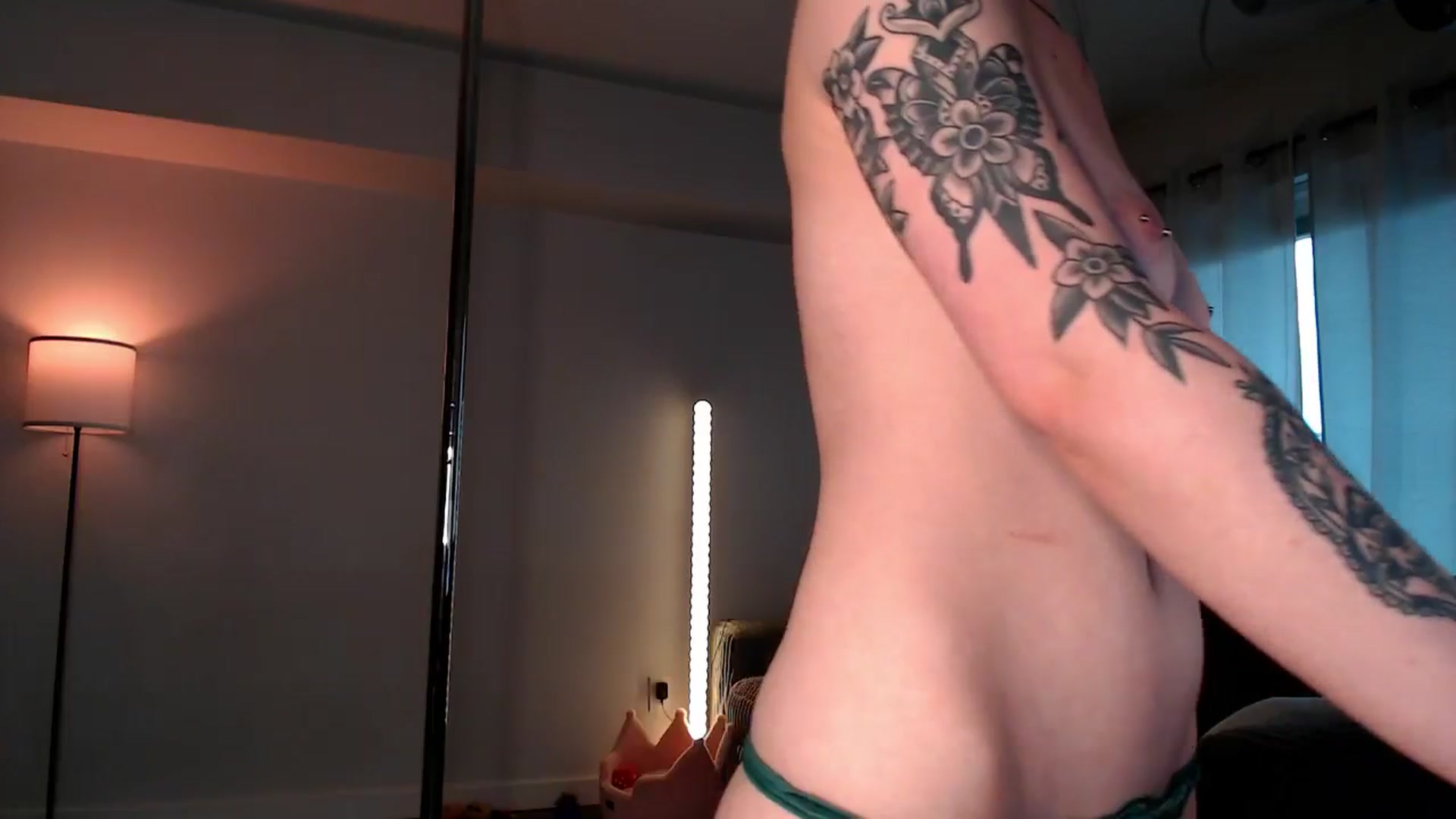 Gallery image thumbnail from Lucyluvs's myfreecams stream on, 09/30/2025, 24:42 image 18 of 20