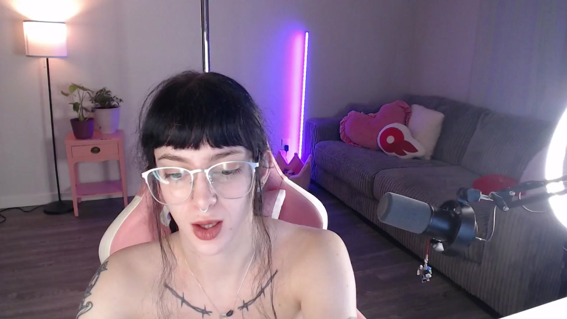 Gallery image thumbnail from Lucyluvs's myfreecams stream on, 11/16/2025, 02:37 image 2 of 20