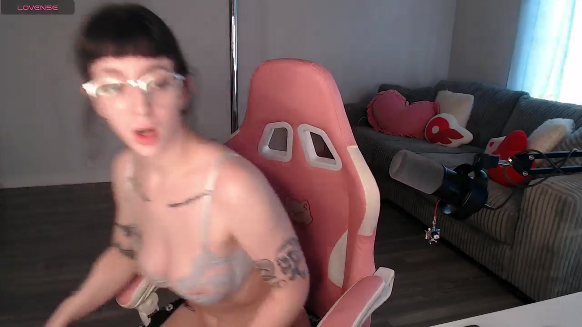 Gallery image thumbnail from Lucyluvs's myfreecams stream on, 01/05/2026, 23:28 image 5 of 20