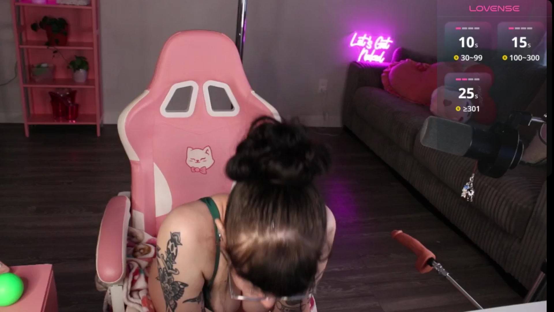Gallery image thumbnail from Lucyluvs's myfreecams stream on, 02/04/2026, 01:02 image 4 of 20