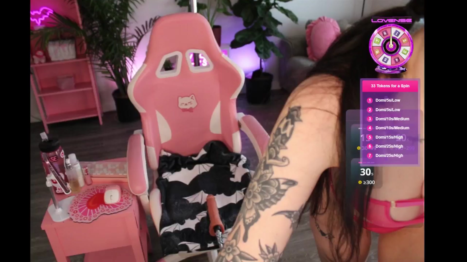 Gallery image thumbnail from Lucyluvs's myfreecams stream on, 04/04/2026, 23:17 image 1 of 20