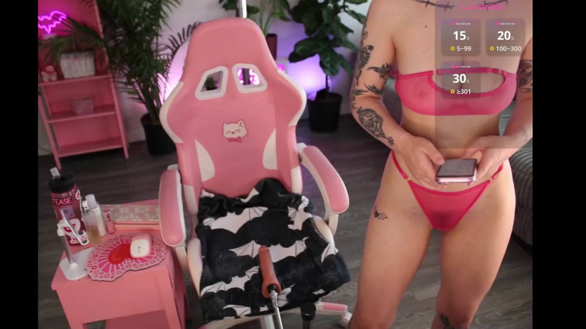 Gallery image thumbnail from Lucyluvs's myfreecams stream on, 04/04/2026, 23:17 image 3 of 20