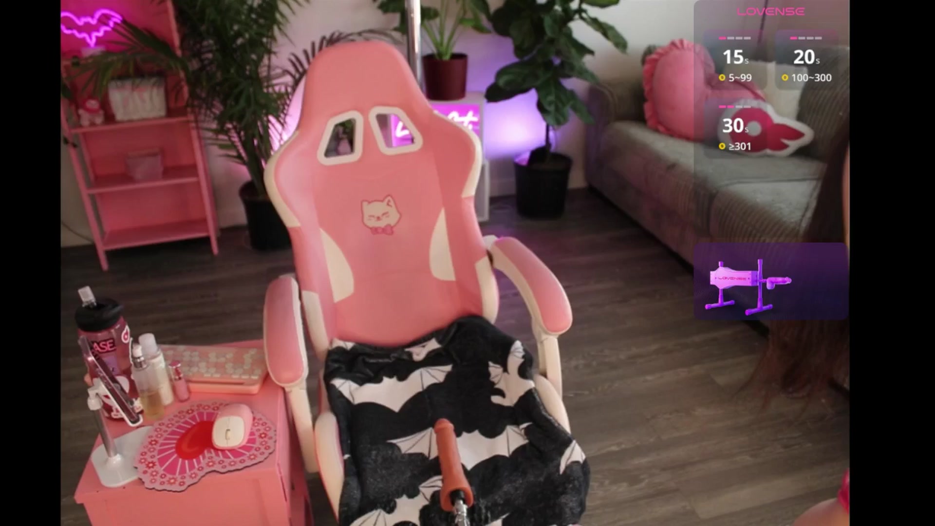 Gallery image thumbnail from Lucyluvs's myfreecams stream on, 04/04/2026, 23:17 image 5 of 20
