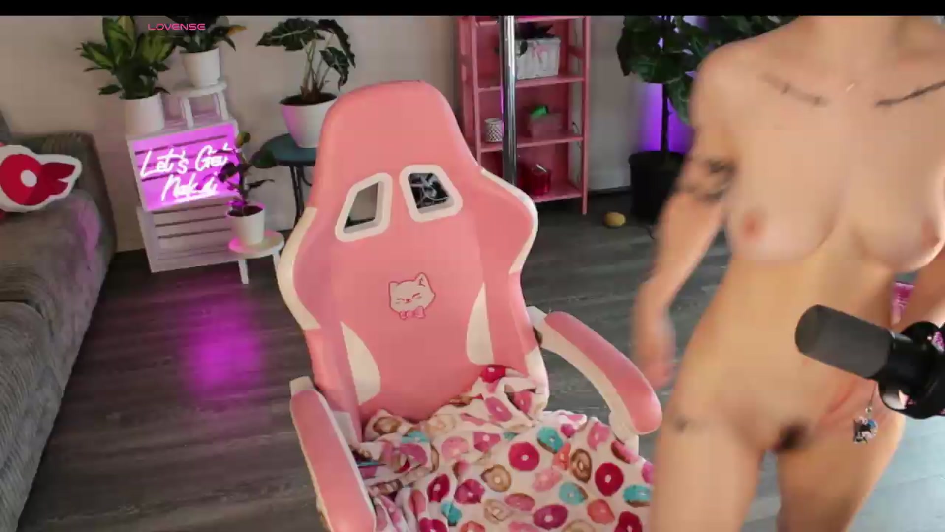 Gallery image thumbnail from Lucyluvs's myfreecams stream on, 05/06/2026, 23:54 image 5 of 20