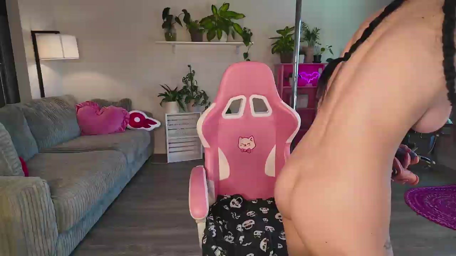 Gallery image thumbnail from Lucyluvs's myfreecams stream on, 07/14/2026, 21:04 image 3 of 20