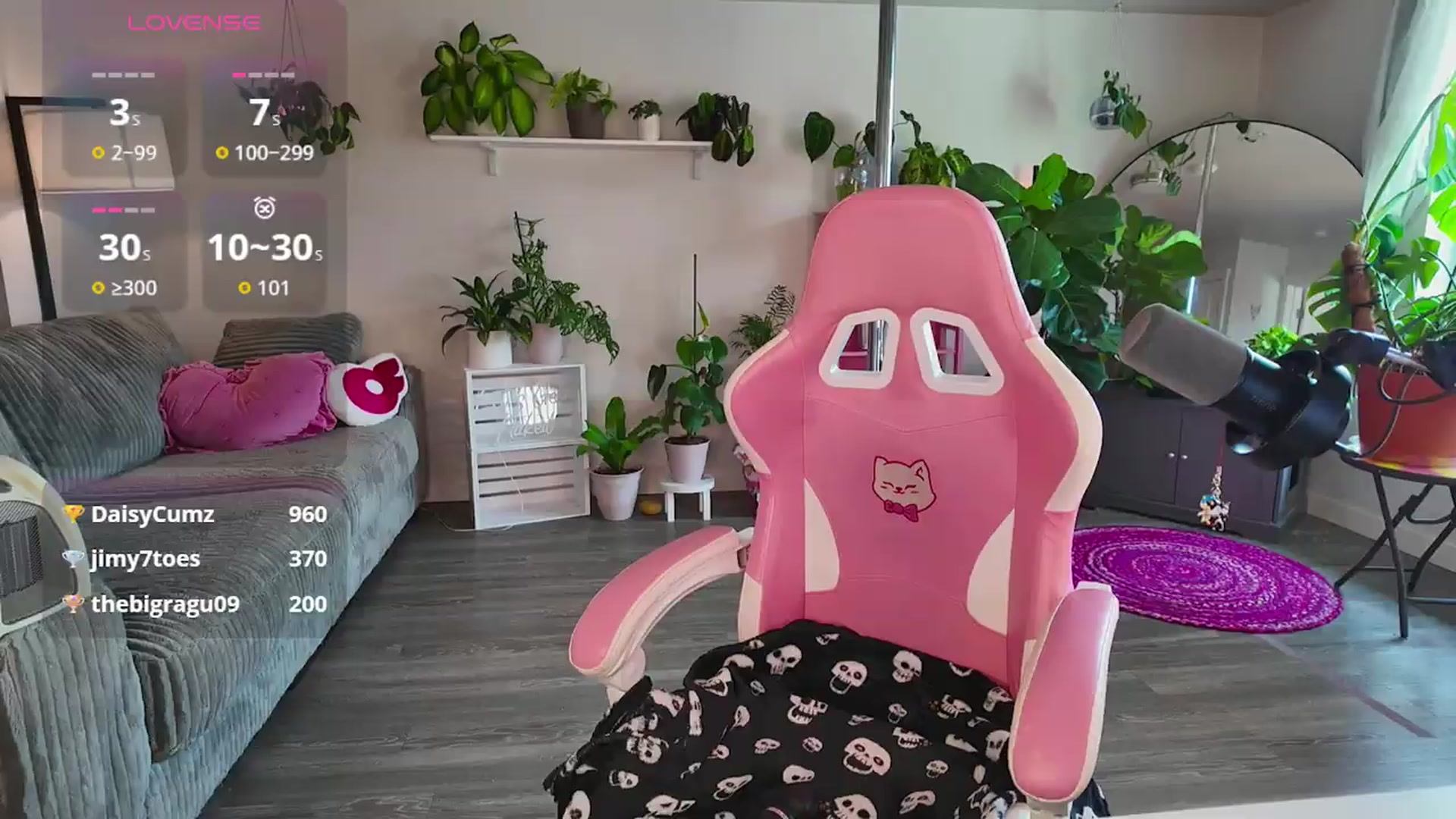 Gallery image thumbnail from Lucyluvs's myfreecams stream on, 08/17/2026, 20:01 image 15 of 20