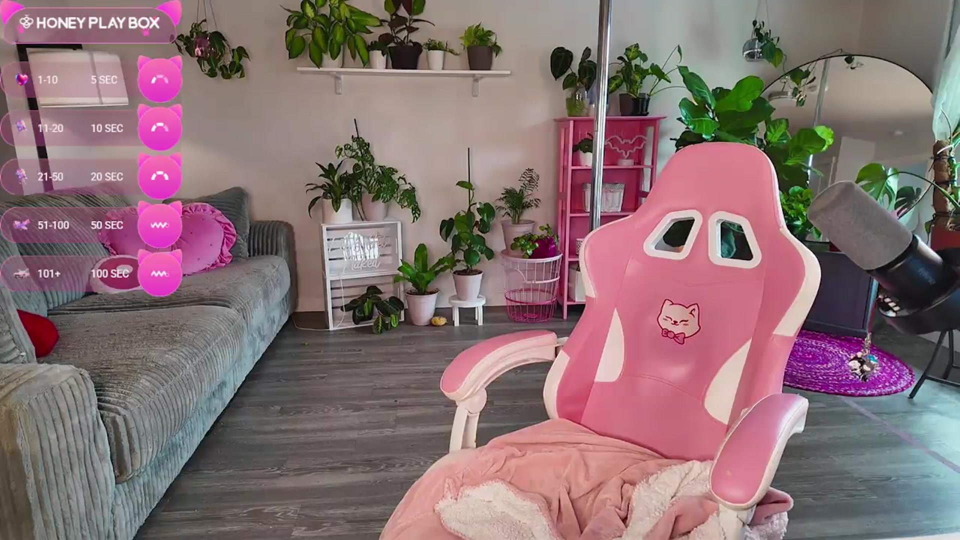 Gallery image thumbnail from Lucyluvs's myfreecams stream on, 08/23/2026, 20:39 image 8 of 20