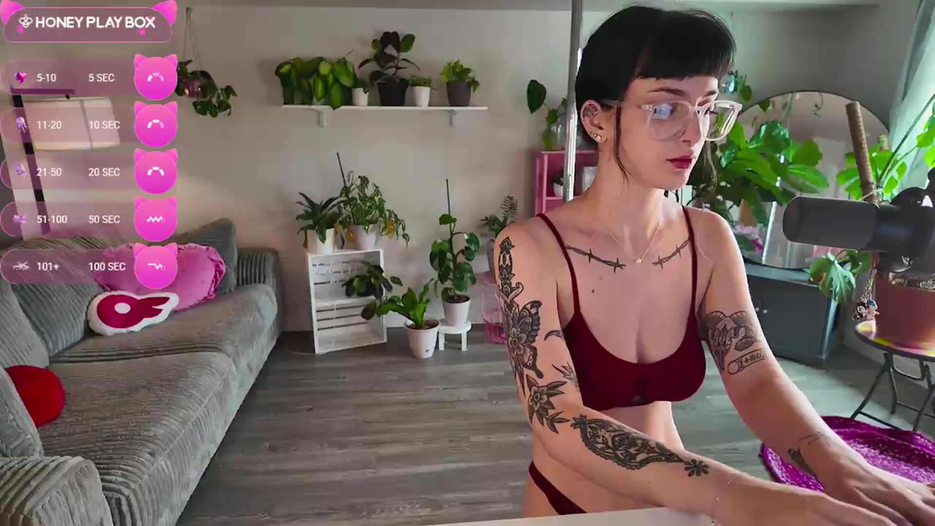 Gallery image thumbnail from Lucyluvs's myfreecams stream on, 08/30/2026, 19:40 image 5 of 20