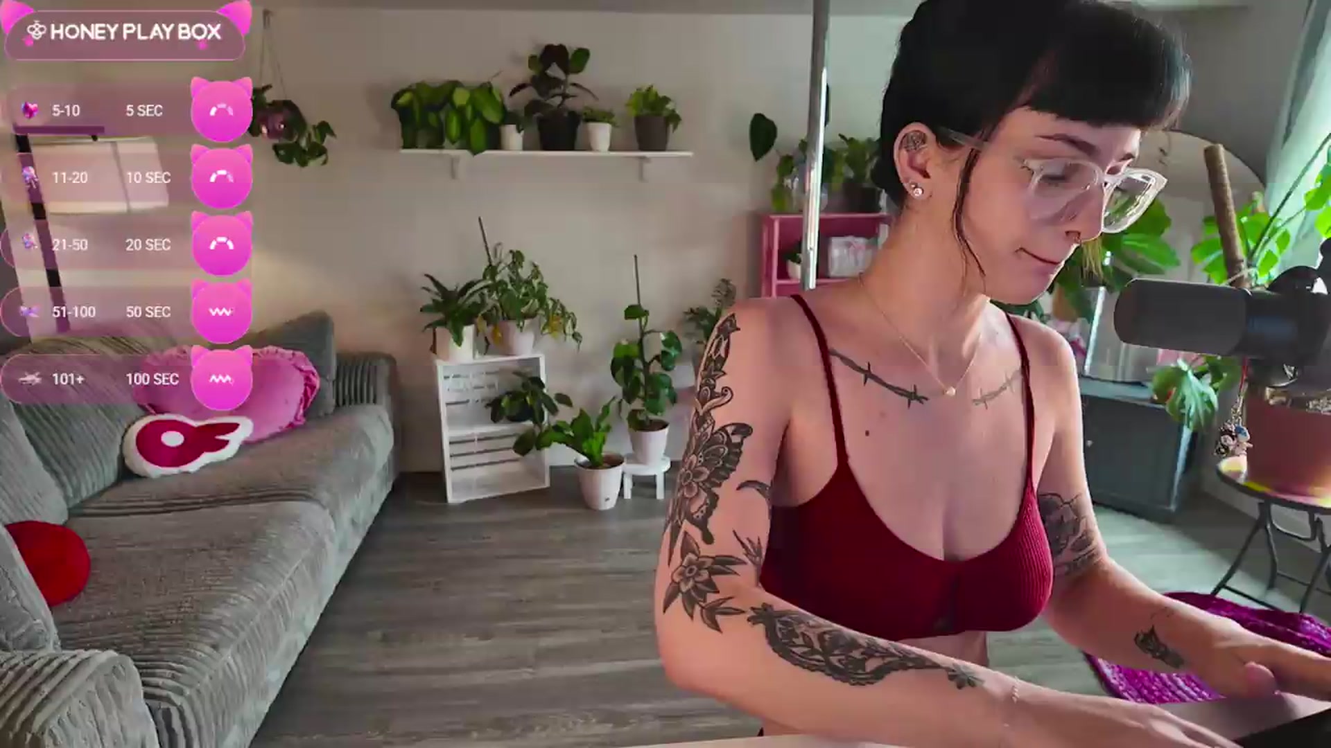 Gallery image thumbnail from Lucyluvs's myfreecams stream on, 08/30/2026, 19:40 image 2 of 20