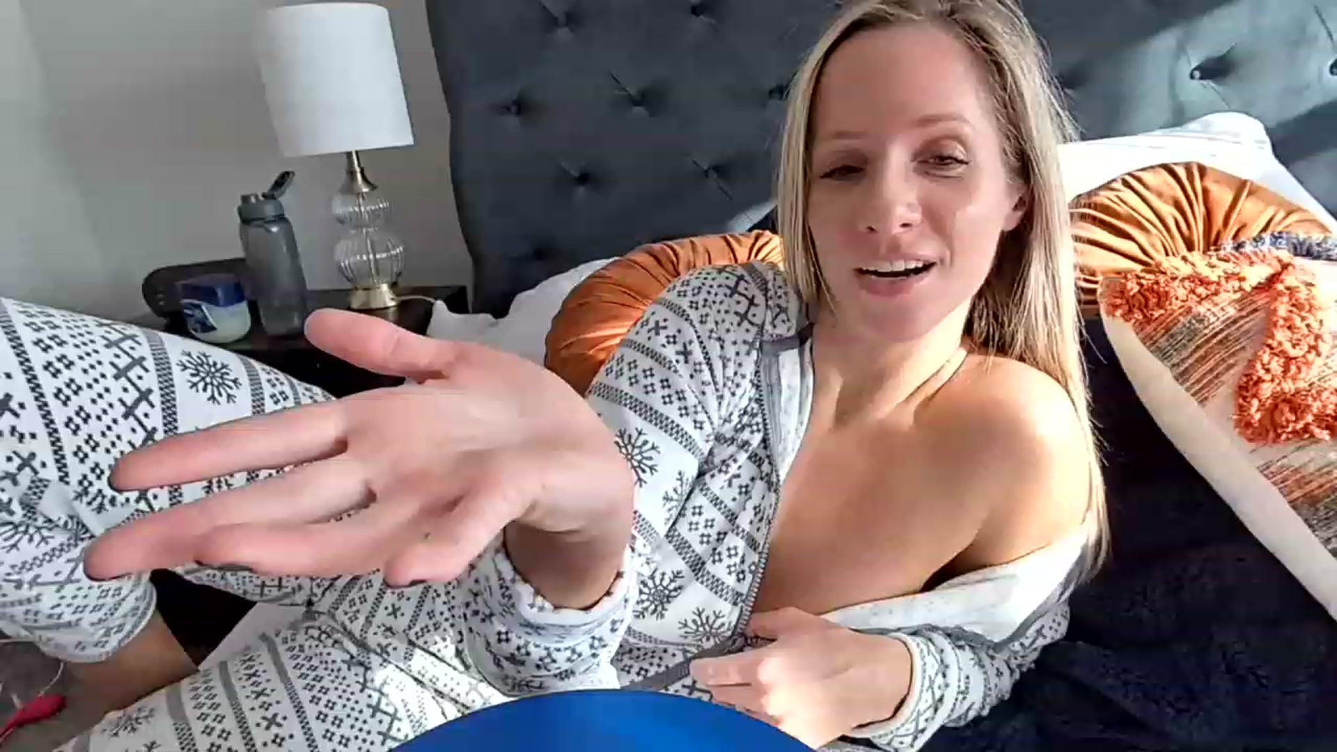 Gallery image thumbnail from Lucylux1's myfreecams stream on, 11/14/2022, 20:41 image 3 of 20
