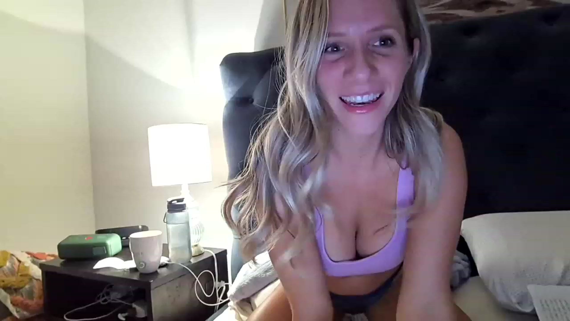 Gallery image thumbnail from Lucylux1's myfreecams stream on, 11/17/2022, 03:55 image 15 of 20