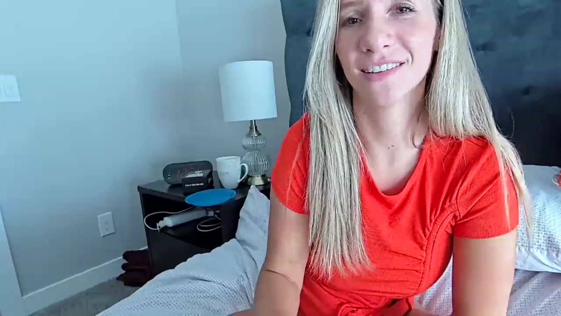 Gallery image thumbnail from Lucylux1's myfreecams stream on, 11/18/2022, 20:27 image 12 of 20