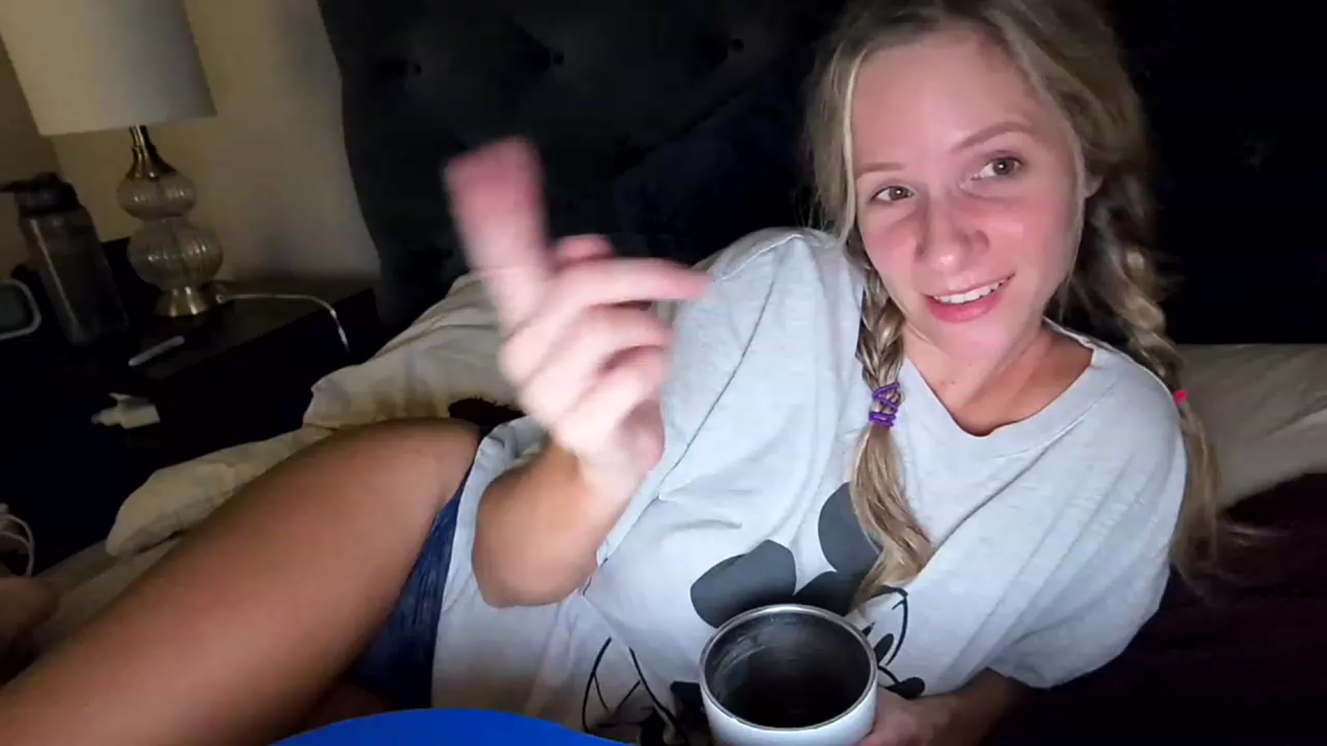 Gallery image thumbnail from Lucylux1's myfreecams stream on, 11/21/2022, 02:47 image 11 of 20