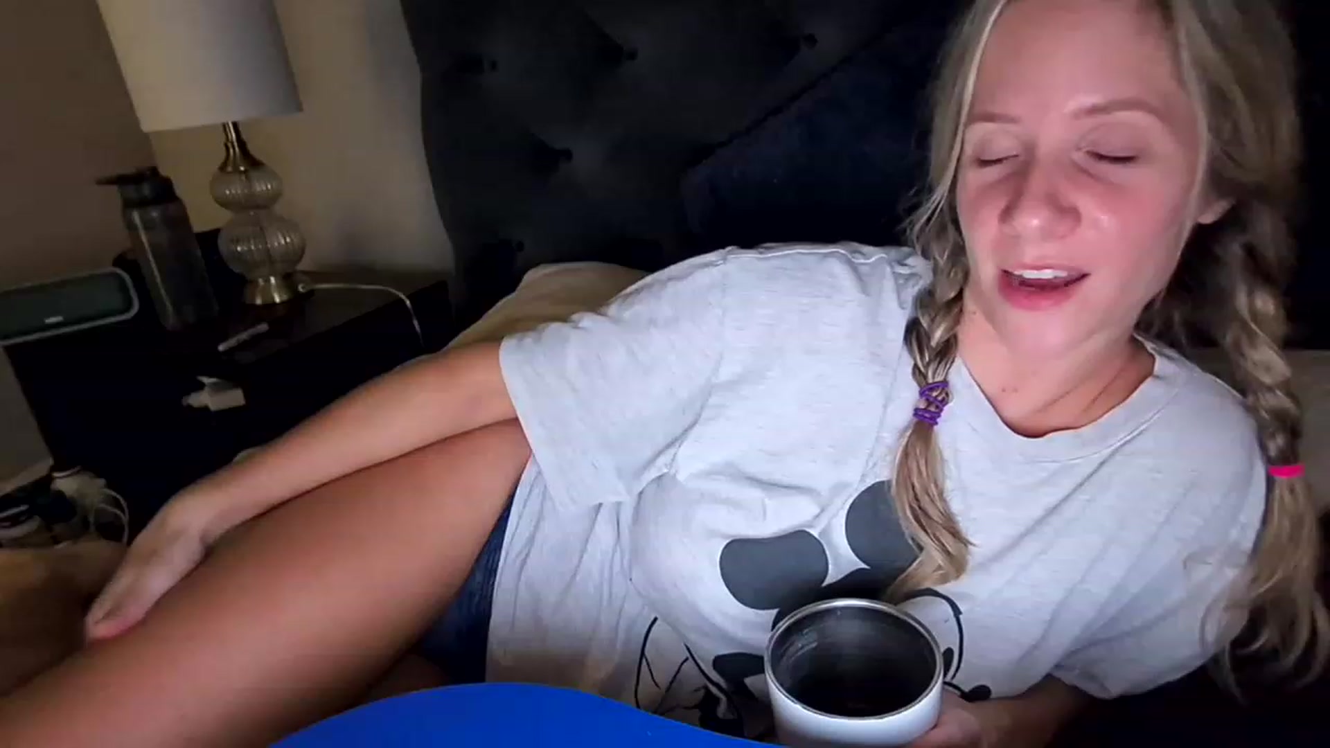 Gallery image thumbnail from Lucylux1's myfreecams stream on, 11/21/2022, 02:47 image 10 of 20