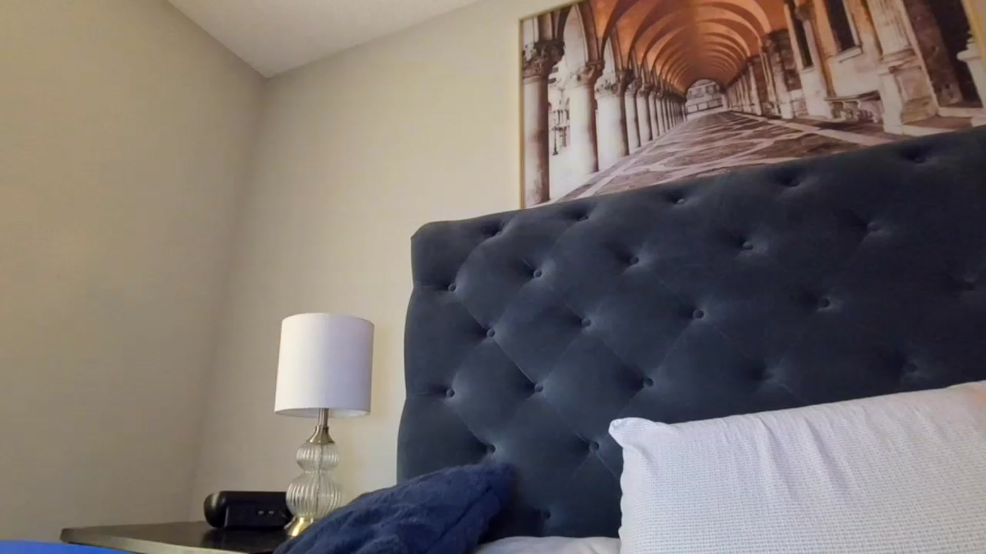 Gallery image thumbnail from Lucylux1's myfreecams stream on, 11/22/2022, 01:56 image 6 of 20